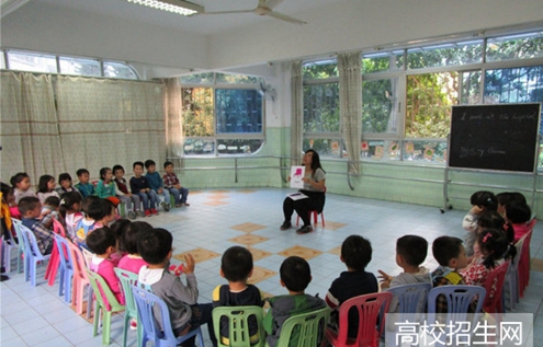 巴中幼师学校